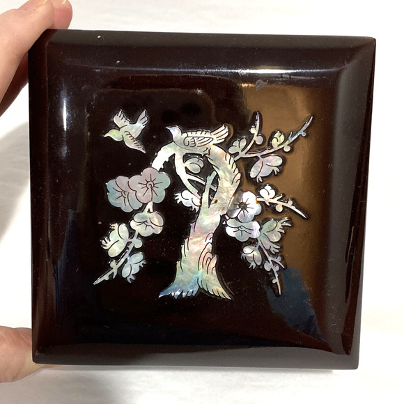Vintage Asian lacquer ware trinket jewelry box abalone shell inlay floral design - Picture 7 of 7